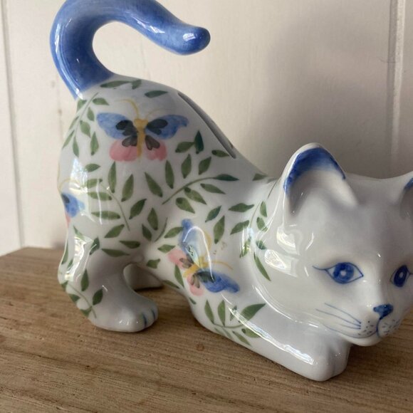 Adorable Blue and White Cat Figurine - Picture 8 of 8